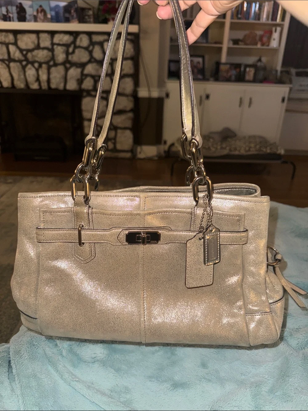Vintage Coach Metallic Champagne Leather Turnlock Tote Bag Style Y2K - Picture 1 of 9